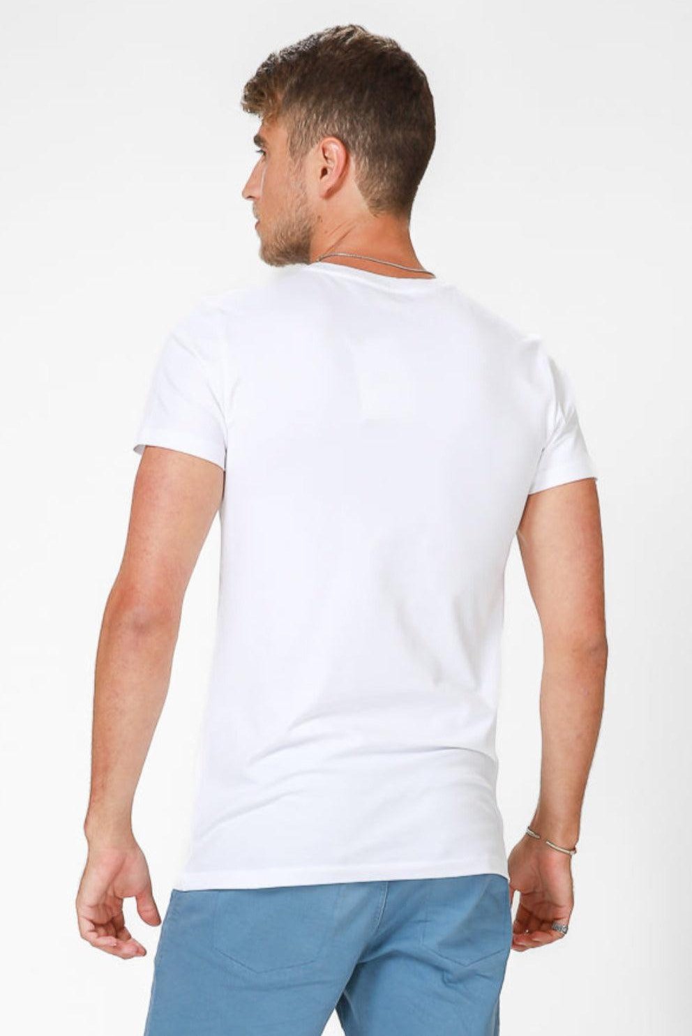 טישירט בייסיק סלים צווארון וי בצבע לבן - MASHBIR//365