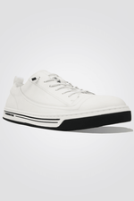 סניקרס עור בצבע לבן - MASHBIR//365