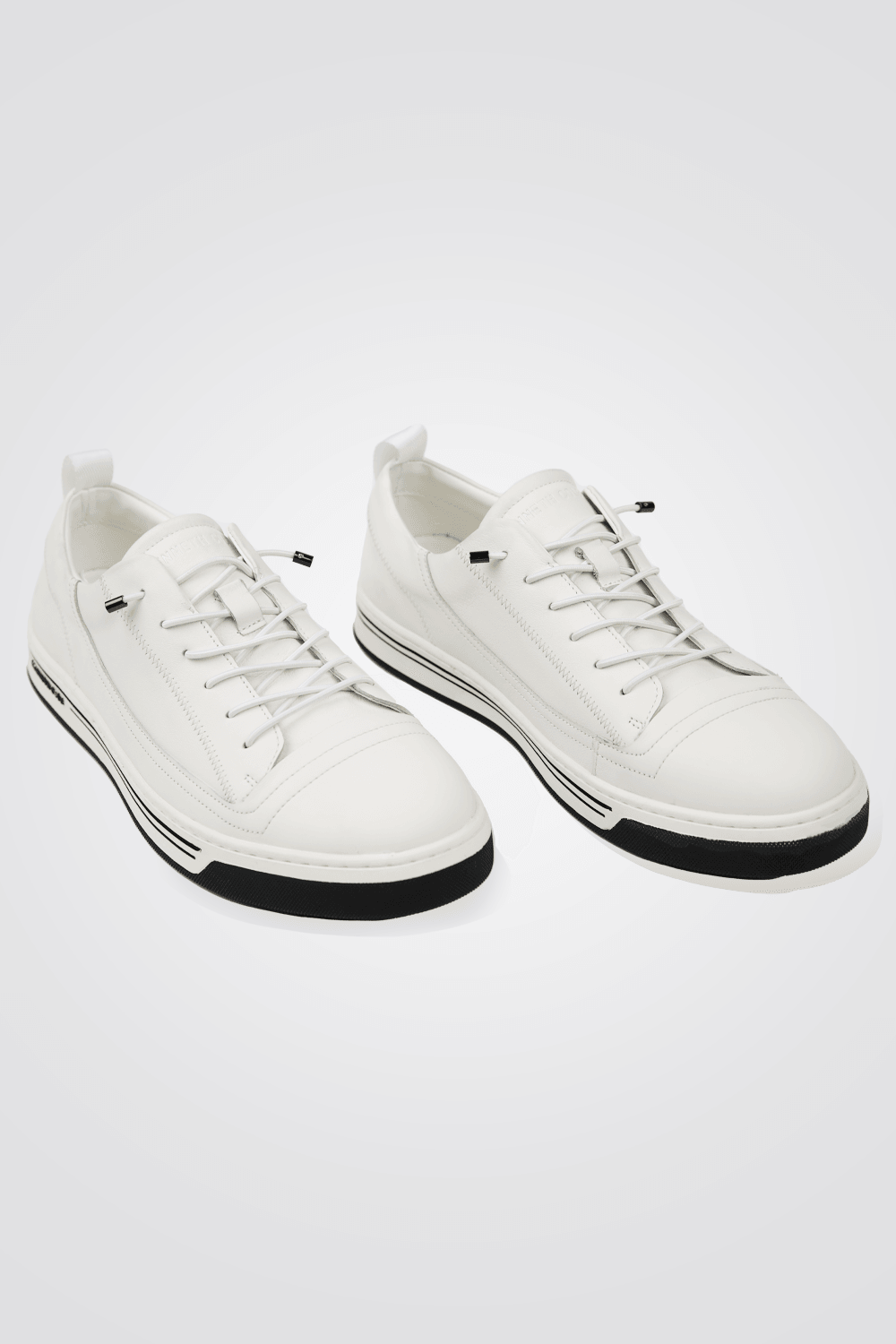 סניקרס עור בצבע לבן - MASHBIR//365