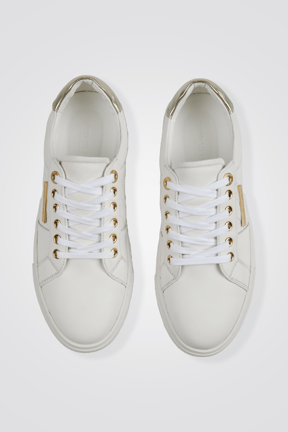 סניקרס עור בצבע לבן - MASHBIR//365