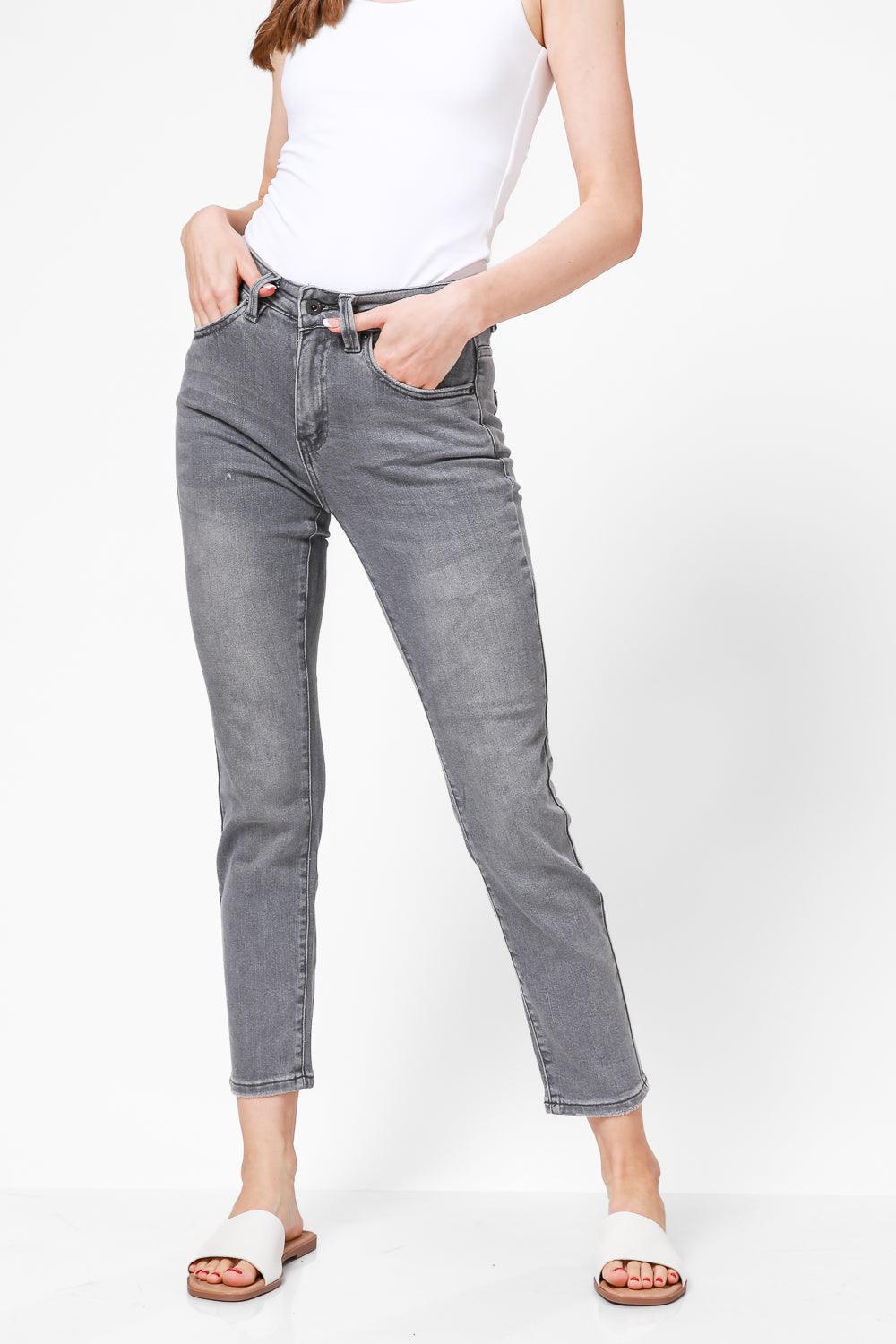 ג'ינס גזרה גבוהה 7/8 בצבע אפור