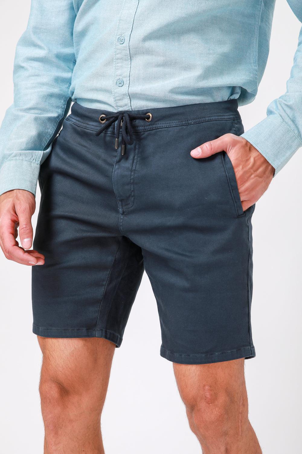 מכנסי ברמודה קצרים בצבע נייבי - MASHBIR//365