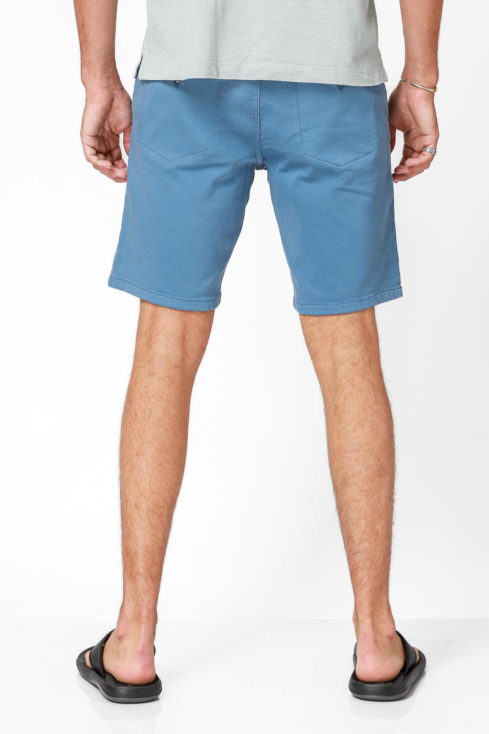 מכנסי ברמודה קצרים בצבע כחול בהיר - MASHBIR//365