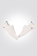 סניקרס LEATHER בצבע לבן - MASHBIR//365