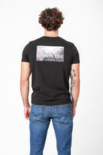 טישירט שחורה עם הדפס אחורי - MASHBIR//365