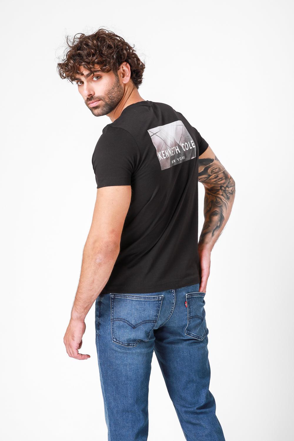 טישירט שחורה עם הדפס אחורי - MASHBIR//365