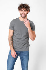 טישירט אפורה עם הדפס אחורי - MASHBIR//365