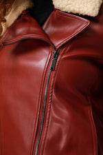 ג'קט בייקר אדום עם פרווה בצבע בז - MASHBIR//365