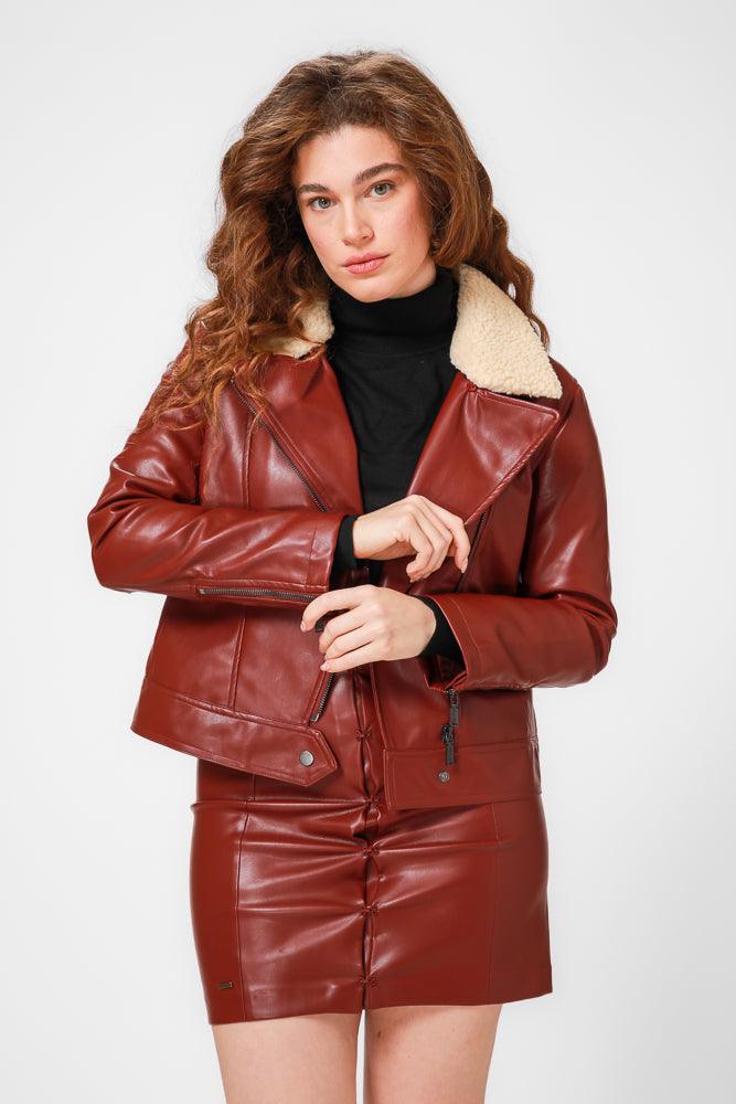 ג'קט בייקר אדום עם פרווה בצבע בז - MASHBIR//365