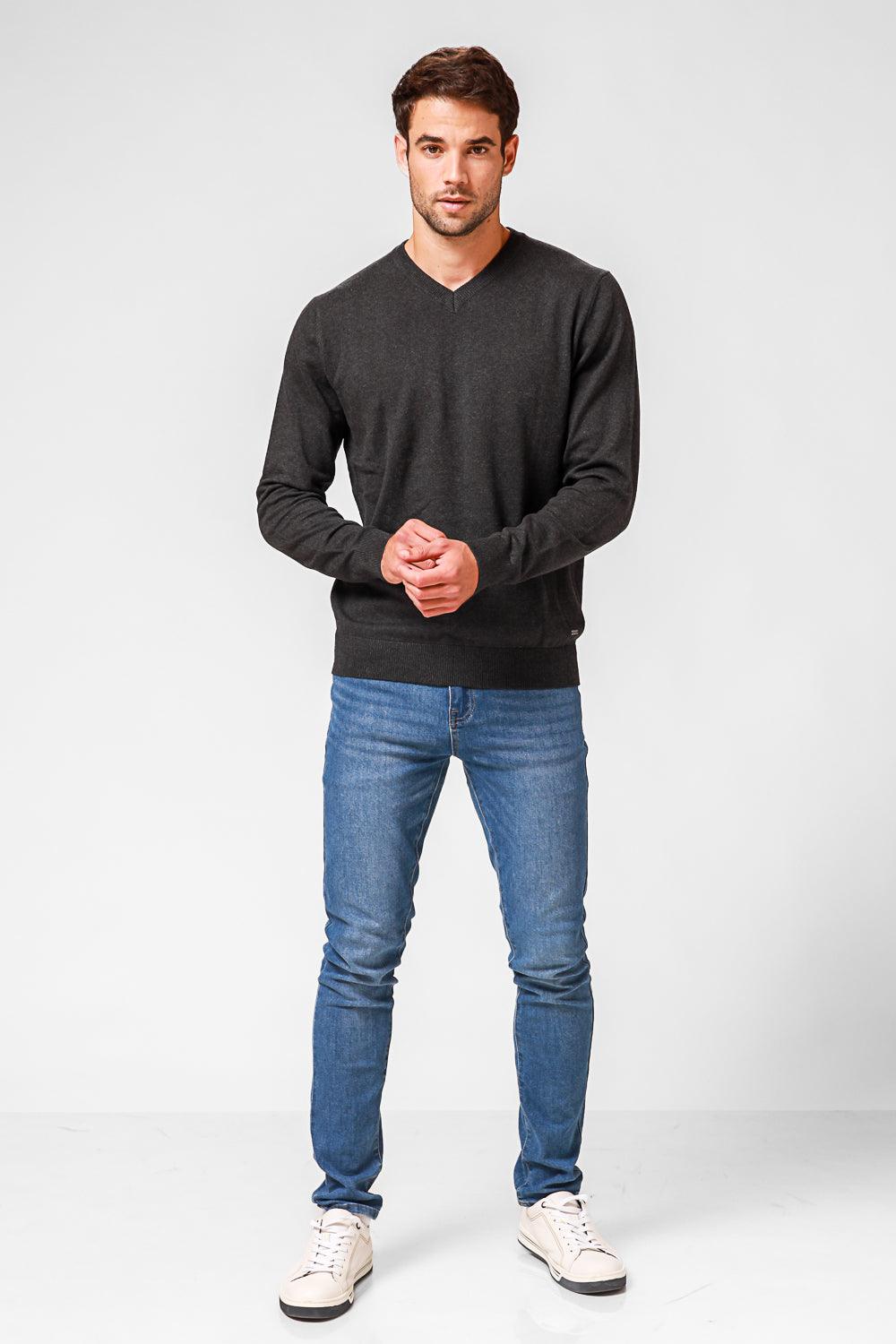 סריג כותנה בייסיק צווארון V בצבע אפור - MASHBIR//365