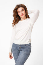 סריג בייסיק עם צווארון עגול בצבע קרם - MASHBIR//365