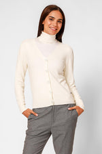 קרדיגן בייסיק מחשוף וי בצבע קרם - MASHBIR//365