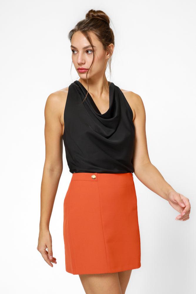 חולצת סאטן שחורה ללא שרוולים - MASHBIR//365