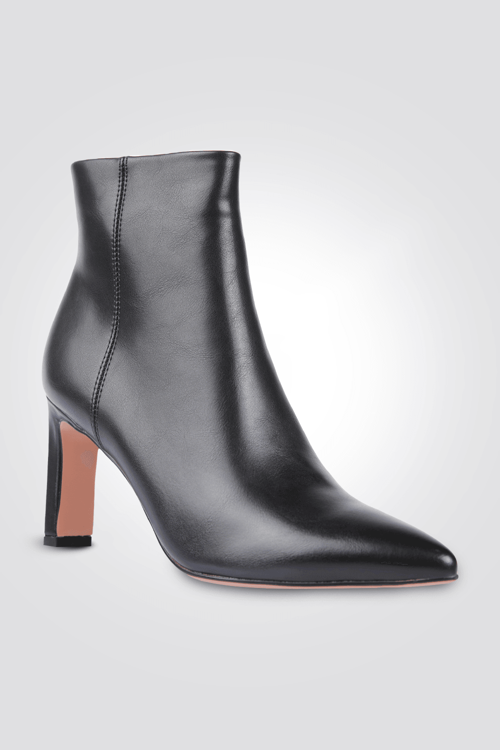 מגפוני עקב לנשים בצבע שחור - MASHBIR//365