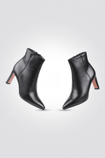 מגפוני עקב לנשים בצבע שחור - MASHBIR//365