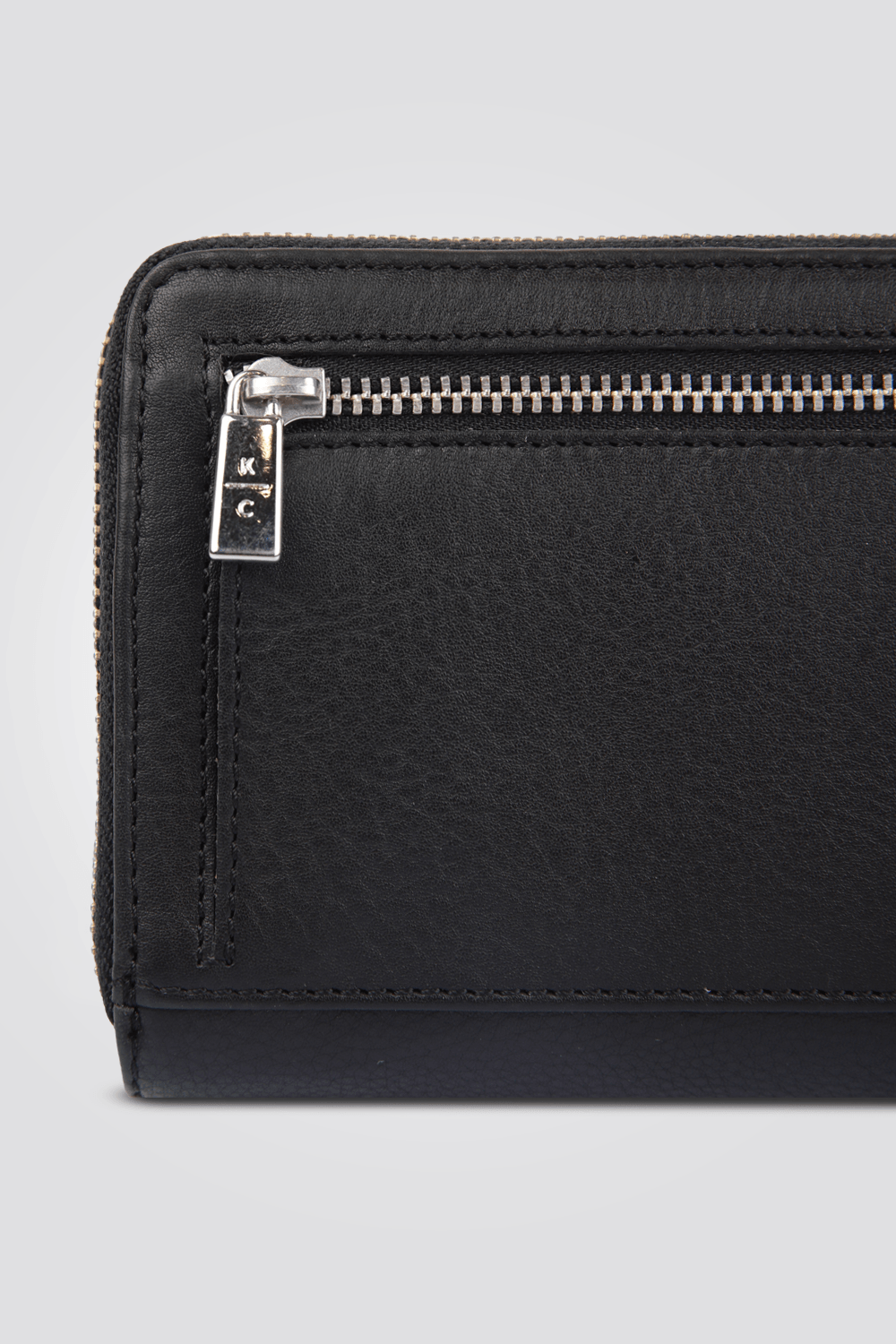 ארנק נשים בצבע שחור וכסוף - MASHBIR//365