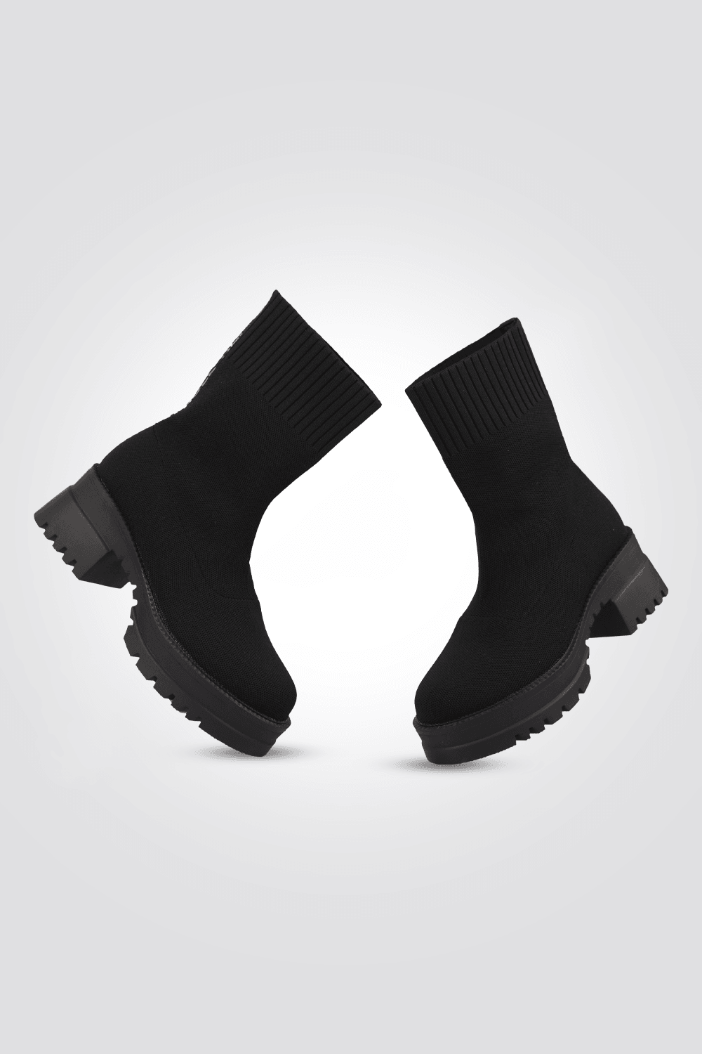 מגפיים לנשים בצבע שחור - MASHBIR//365