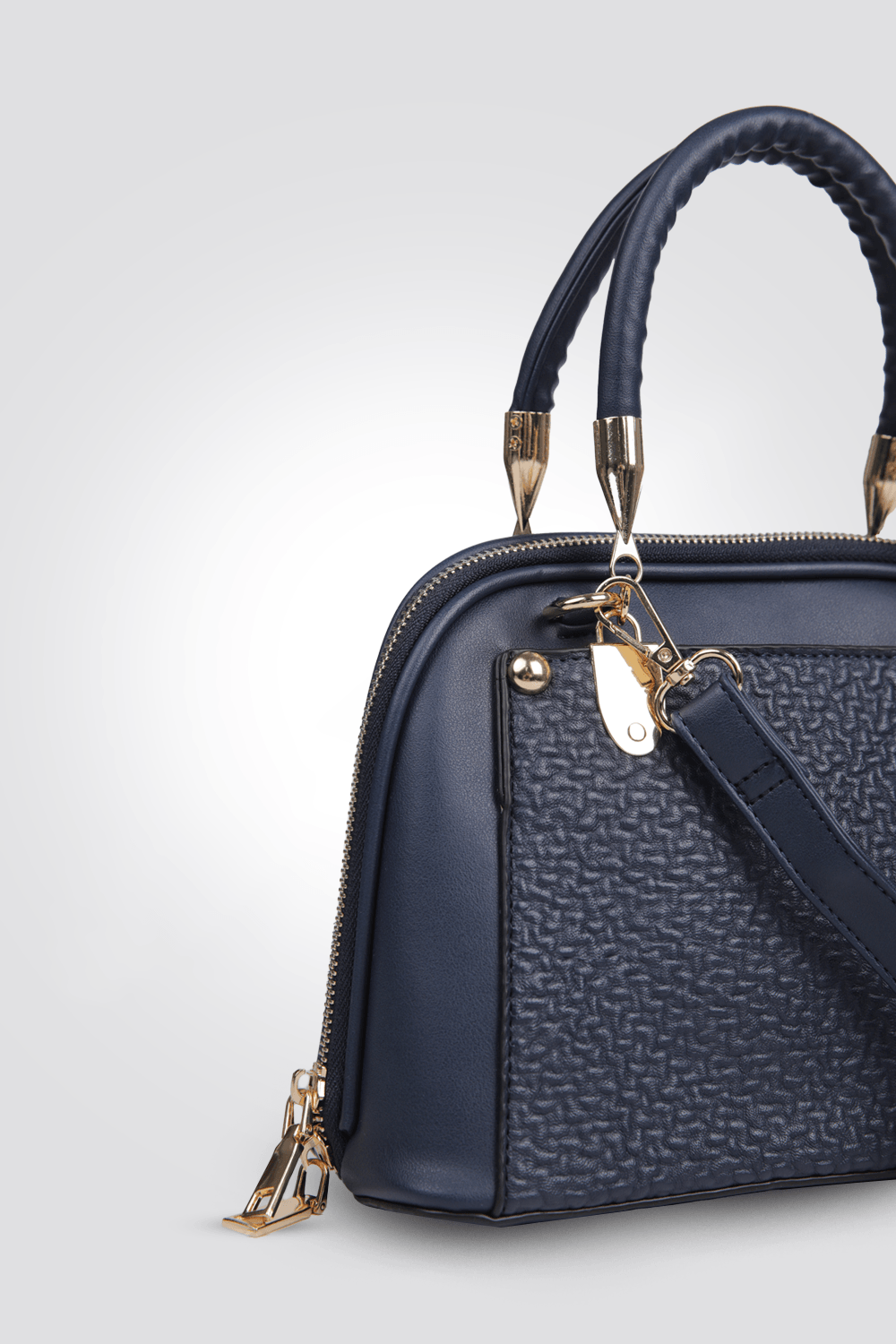 תיק צד לנשים בצבע נייבי - MASHBIR//365