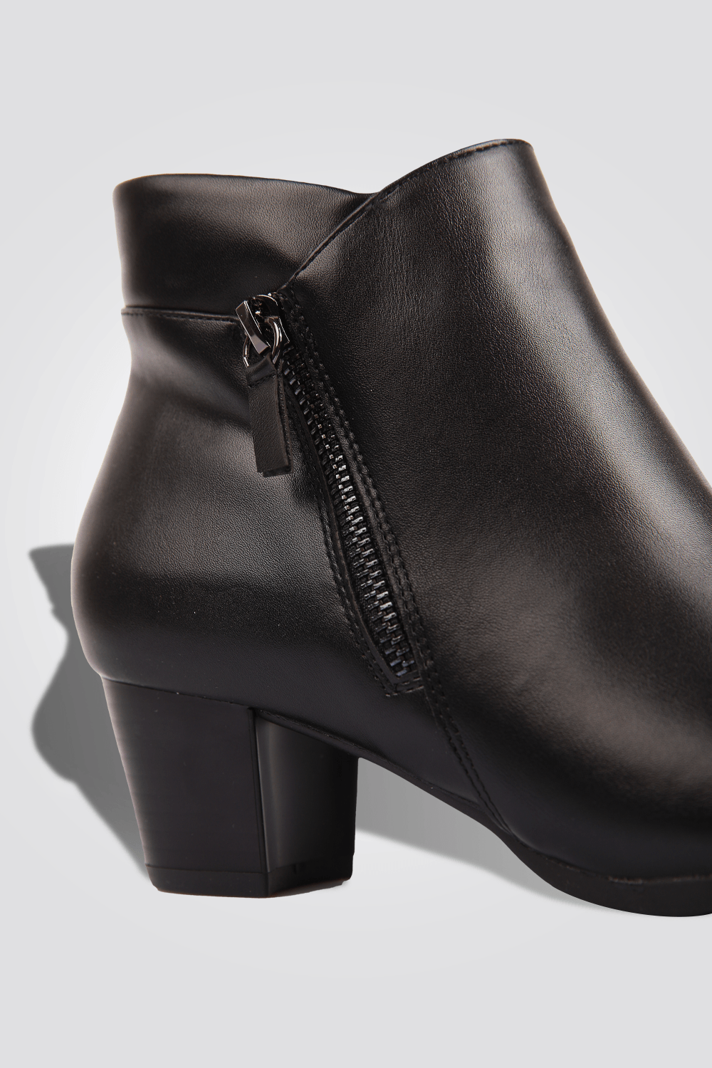 מגפון בצבע שחור - MASHBIR//365