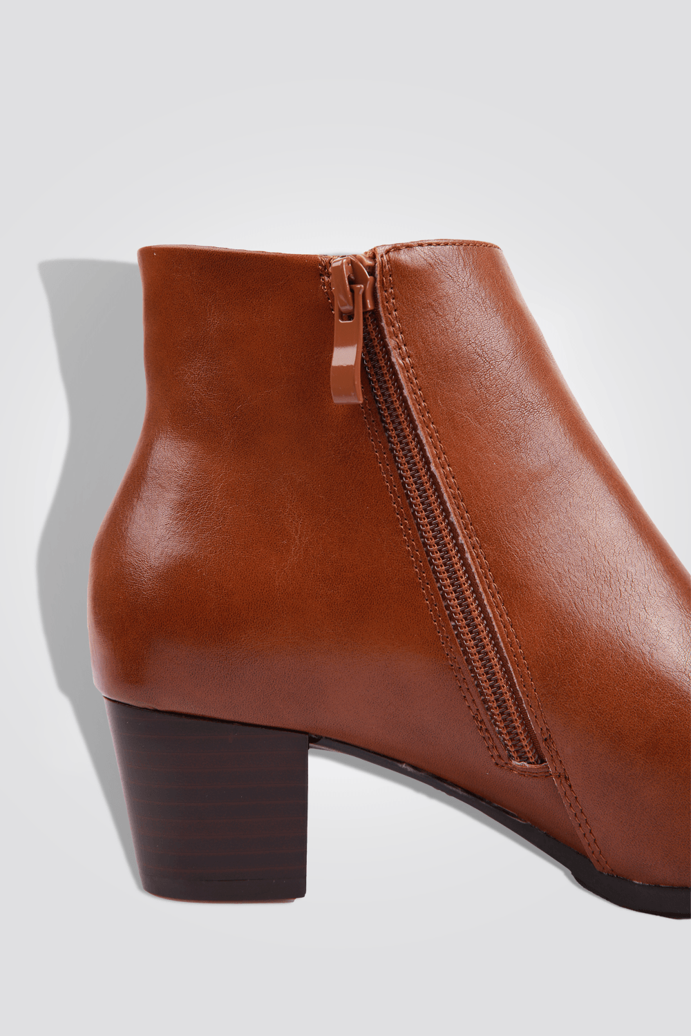 מגפון בצבע חום - MASHBIR//365