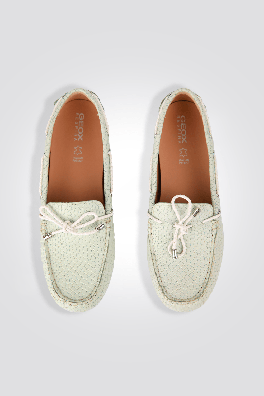 נעלי מוקסין לנשים