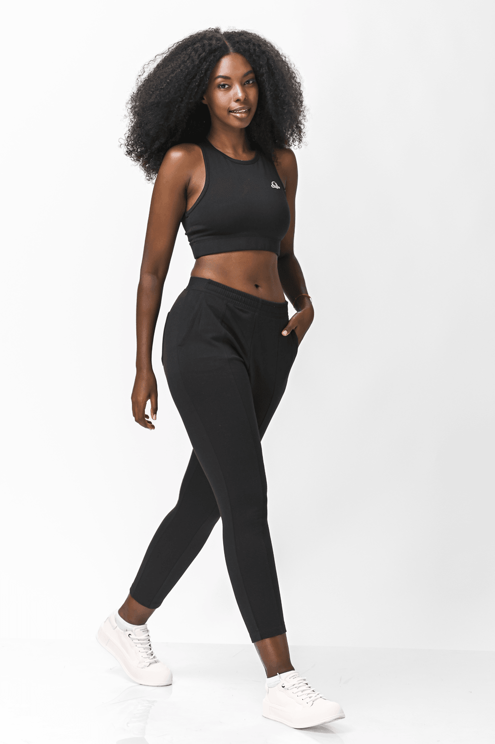 טופ אימון לנשים ROCHESTER בצבע שחור - MASHBIR//365