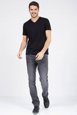 טישירט שחור צווארון V - MASHBIR//365