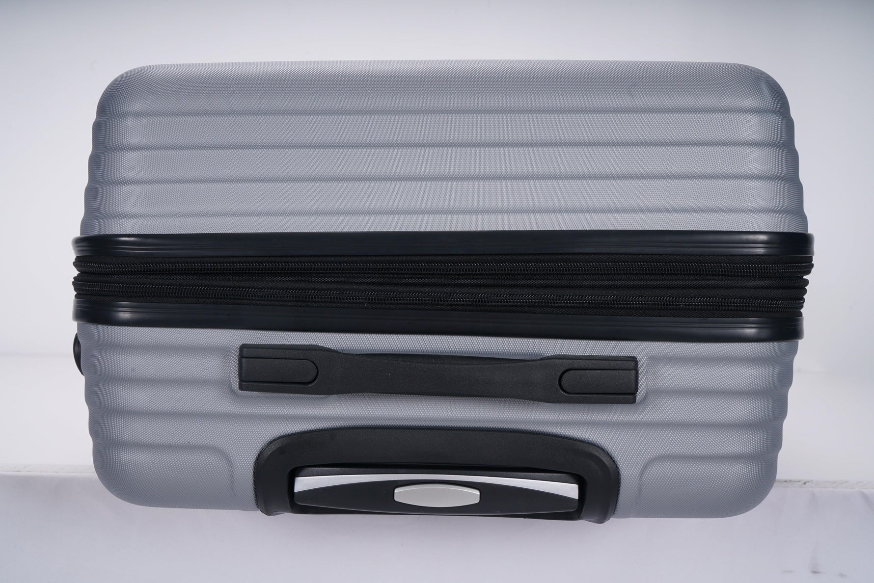 מזוודה קשיחה בינונית 24" דגם 1901 בצבע כסף - MASHBIR//365