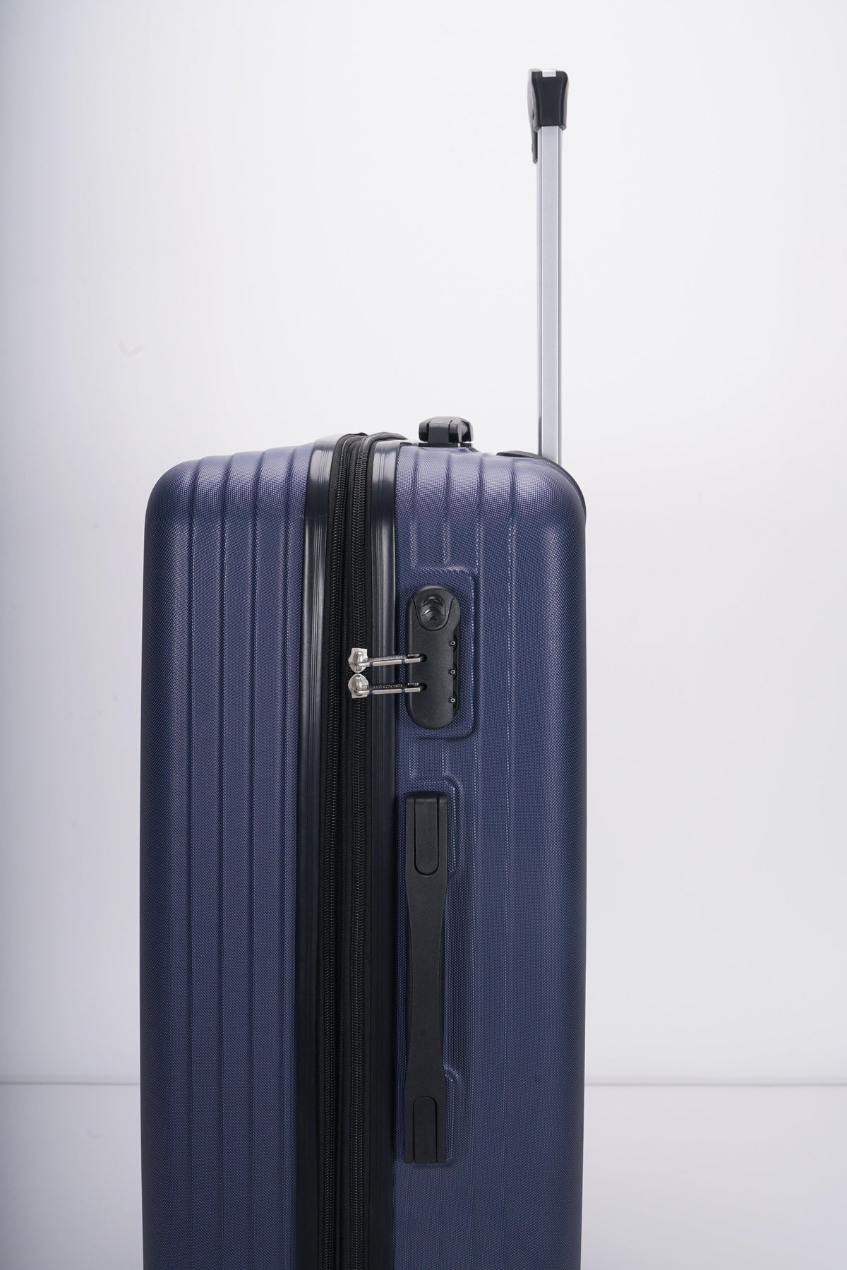 מזוודה קשיחה בינונית 24" דגם 1901 בצבע נייבי - MASHBIR//365