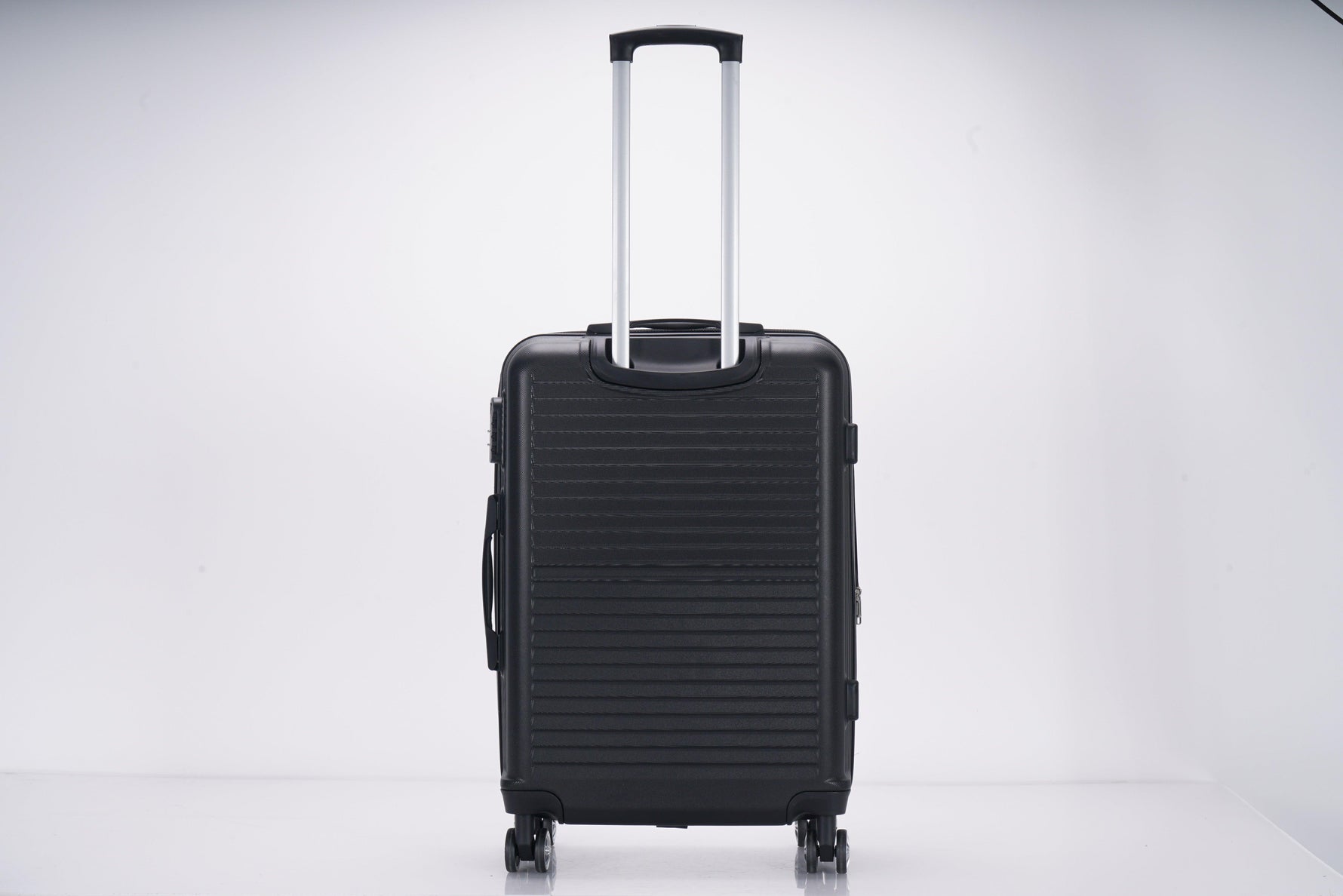 מזוודה קשיחה בינונית 24" דגם 1901 בצבע שחור - MASHBIR//365