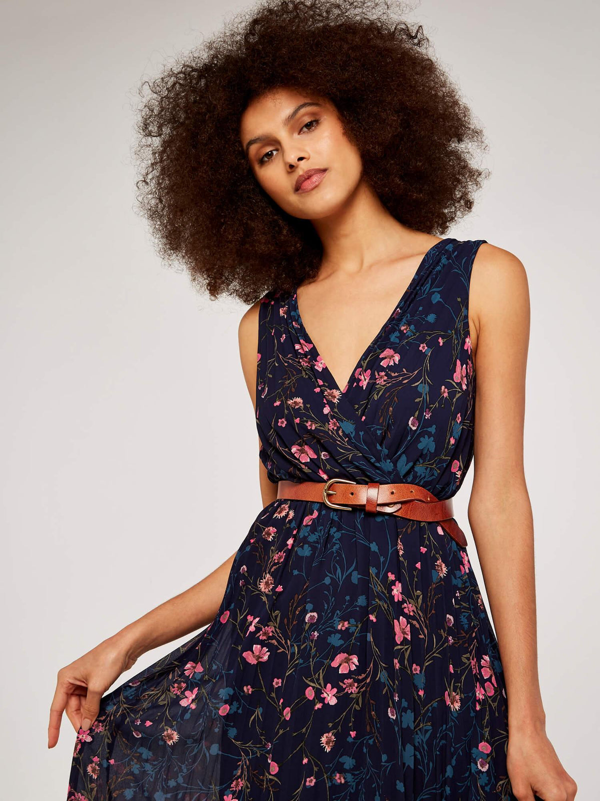 שמלה פרחונית דו צדדית בצבע נייבי - MASHBIR//365