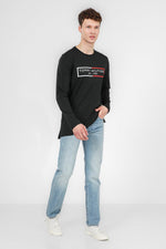 חולצה בצבע שחור עם לוגו בחזית - MASHBIR//365