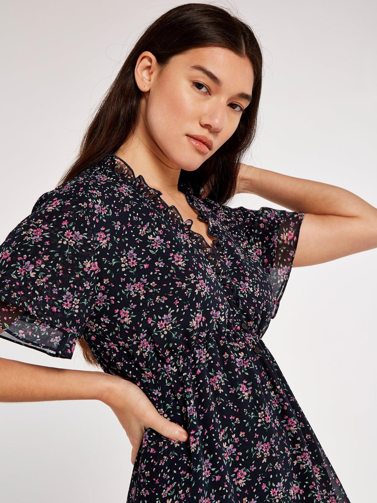 שמלה פרחונית בצבע נייבי בשילוב פרחים - MASHBIR//365