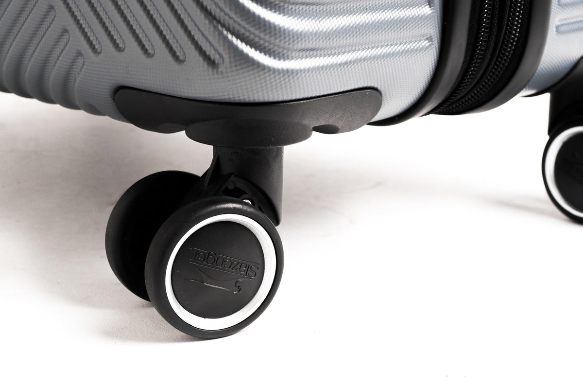 מזוודה קשיחה בינונית 24" בצבע אפור - MASHBIR//365