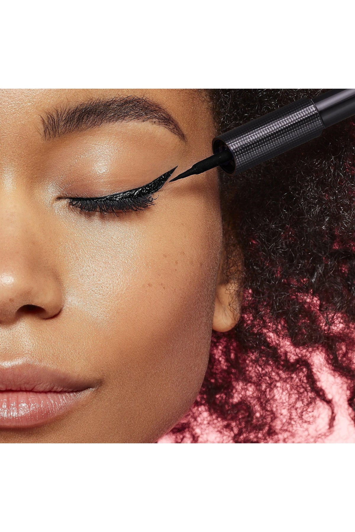 L'Oreal Paris - אייליינר Grip 24H Vinyl Liquid Liner בצבע שחור - MASHBIR//365