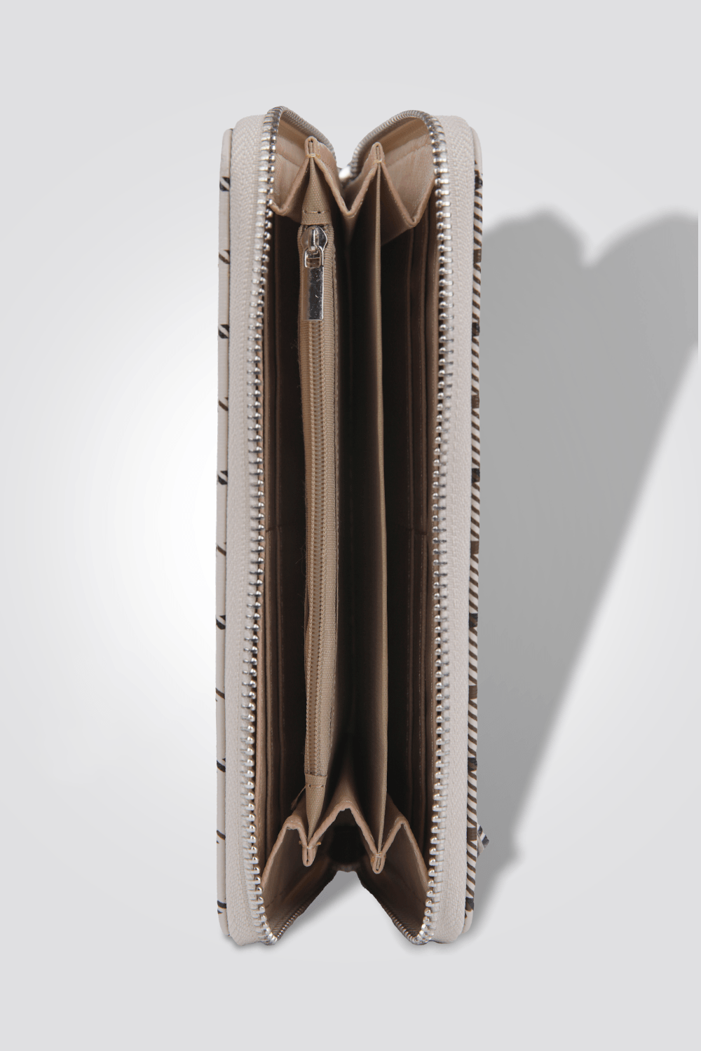 SHAULI - ארנק בצבע לבן דוגמאת פסים - MASHBIR//365