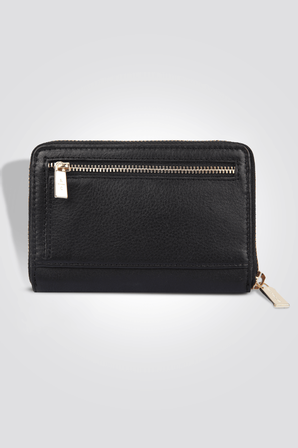 KENNETH COLE - ארנק נשים בצבע שחור עם לוגו מוזהב - MASHBIR//365