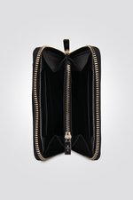 KENNETH COLE - ארנק נשים בצבע שחור עם לוגו מוזהב - MASHBIR//365