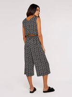 APRICOT - אוברול עם פתח בגב בצבע שחור - MASHBIR//365