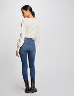 סריג עם כפתורים דקורטיביים בצבע שנהב - MASHBIR//365