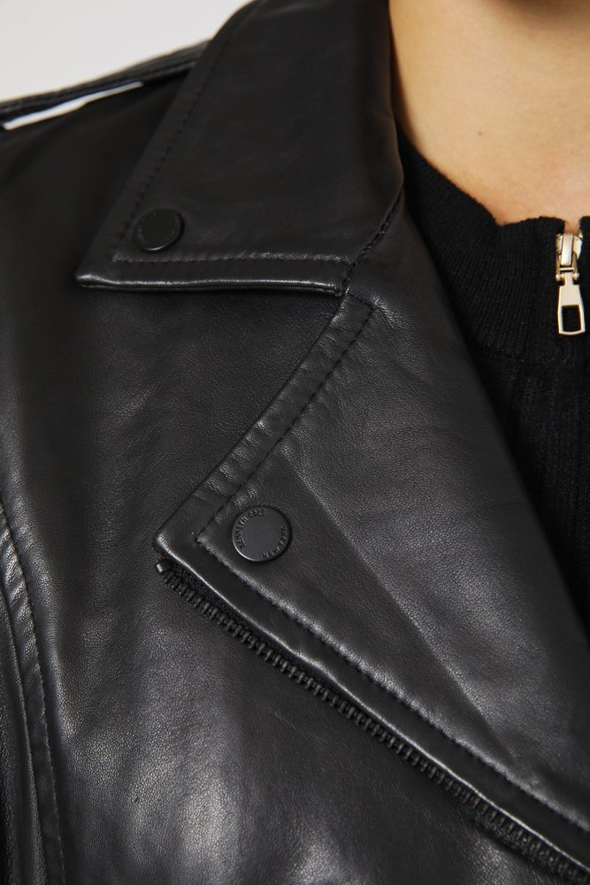 KENNETH COLE - BLACK מעיל בייקר - MASHBIR//365