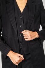 KENNETH COLE - בלייזר פס סיכה בצבע שחור - MASHBIR//365