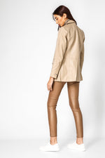 KENNETH COLE - בלייזר עור בצבע בז' - MASHBIR//365