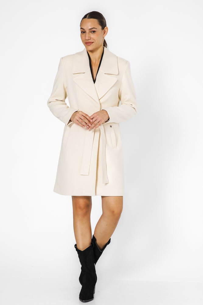 מעיל קרם אלגנטי עם חגורה | קנת קול