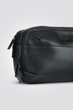 KENNETH COLE - פאוץ' עור לגבר בצבע שחור - MASHBIR//365