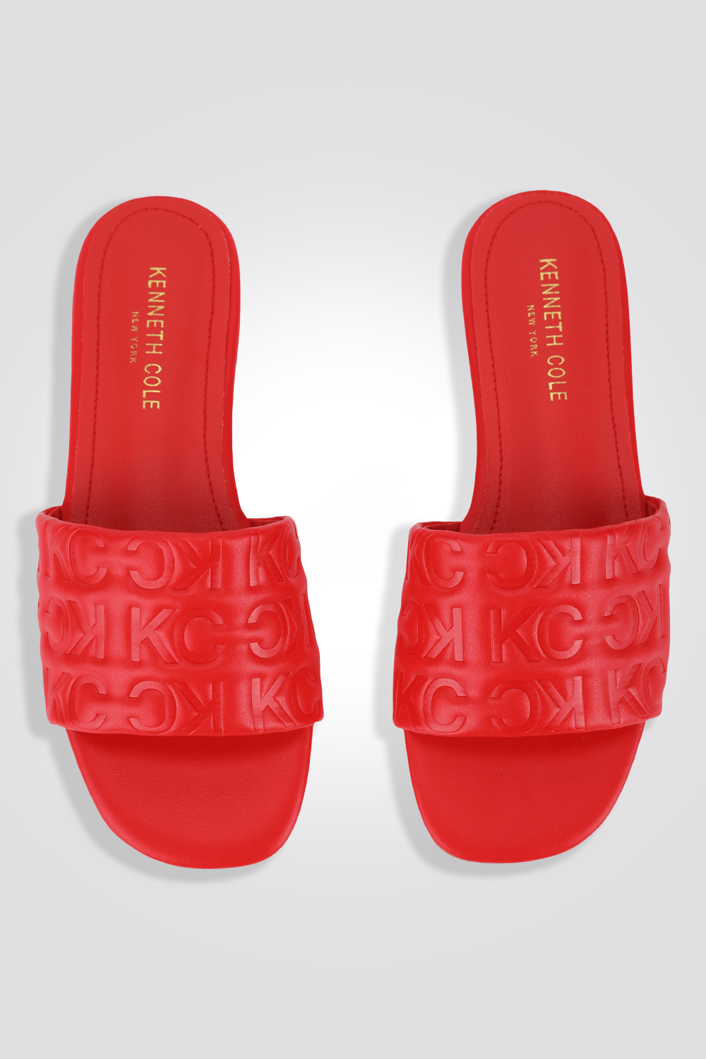 KENNETH COLE - כפכף ממותג KC בצבע אדום - MASHBIR//365