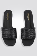 KENNETH COLE - כפכף ממותג KC בצבע שחור - MASHBIR//365