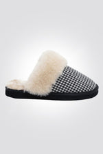 SEVENTYNINE - כפכפי פרווה לולי לנשים פפטיה בצבע שחור - MASHBIR//365