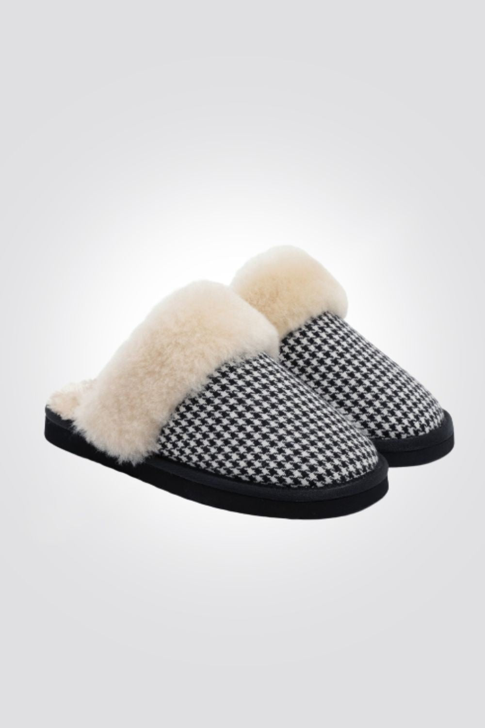 SEVENTYNINE - כפכפי פרווה לולי לנשים פפטיה בצבע שחור - MASHBIR//365