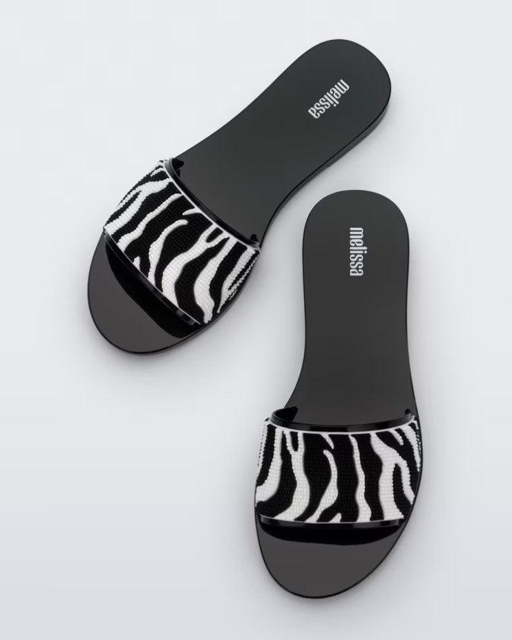 MELISSA - כפכפי סלייד Savage שחור לבן - MASHBIR//365